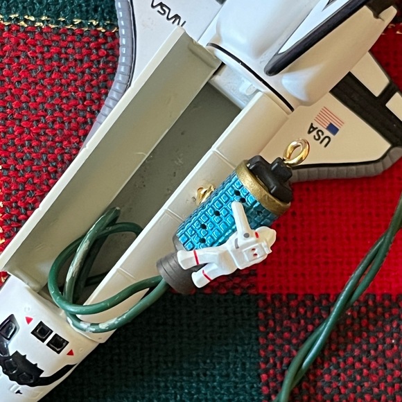 Hallmark Space Shuttle Ornament - Picture 8 of 8